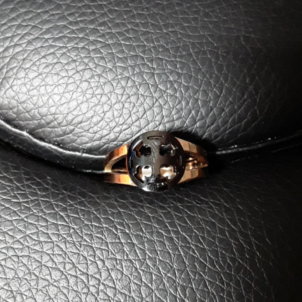 Ring - Picture 2 of 4